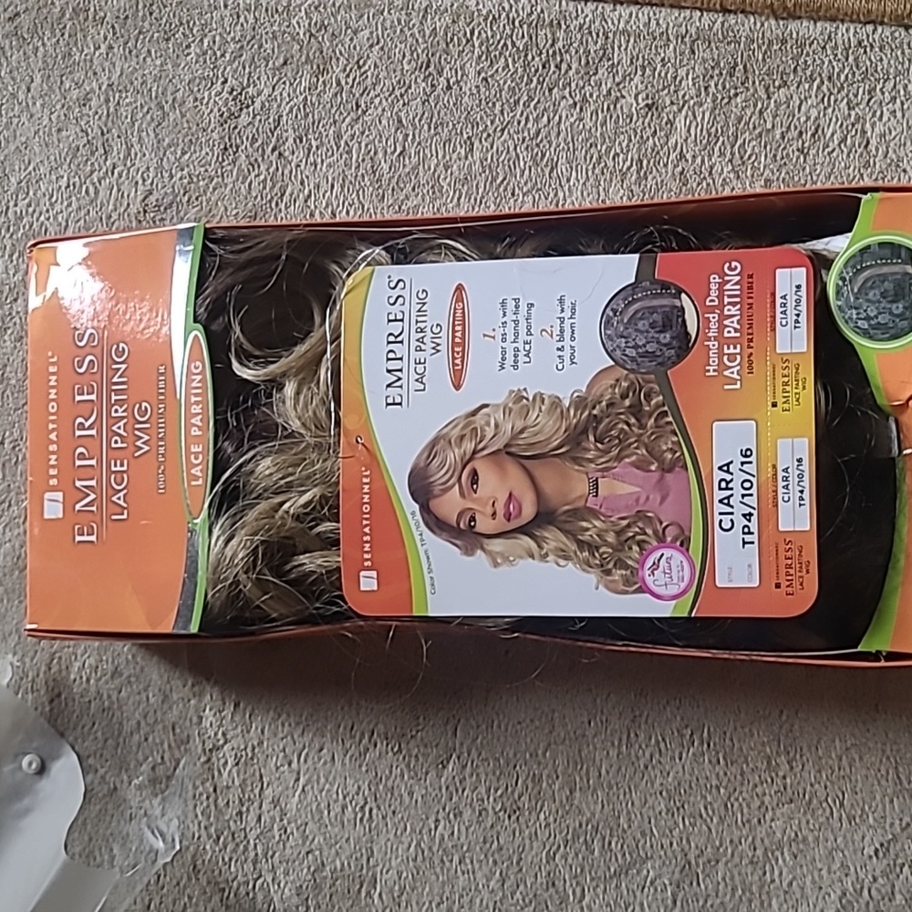 Sensationnel Empress/ Lace parting wig/ Ciara/ TP4/10/16